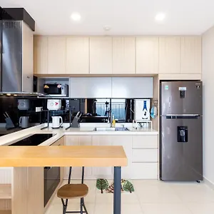 Apartment Home, Cosy&luxury - 5mins To Airport, Free Pool&gym, Airport Pick Up Service, Ho Chi Minh City
