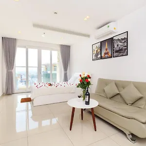 Apartment Sky Center Near Airport, Ho Chi Minh City